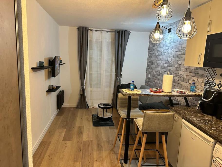 Appartement Moderne Proche Land